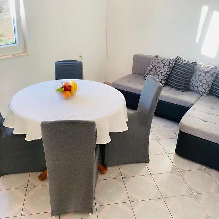 Stevic 2 Apartment